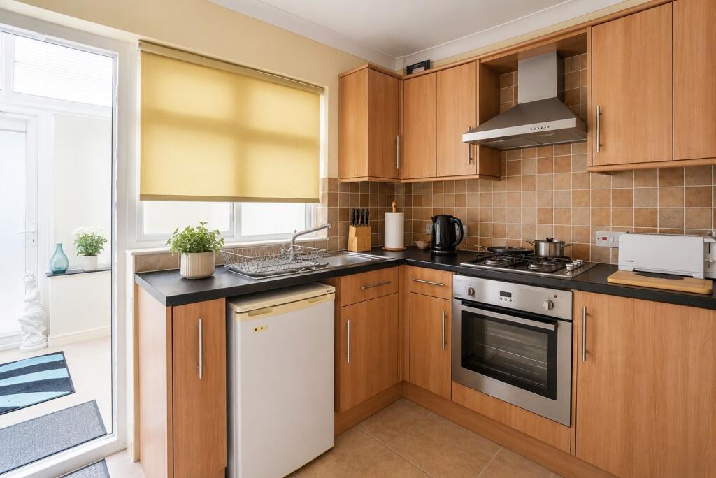 House in Southend-on-Sea - View 4