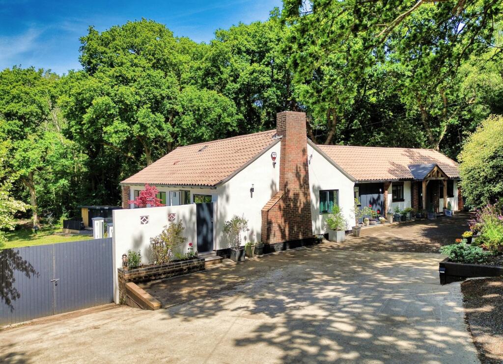 House in Eastleigh, Lowford, Bursledon - More