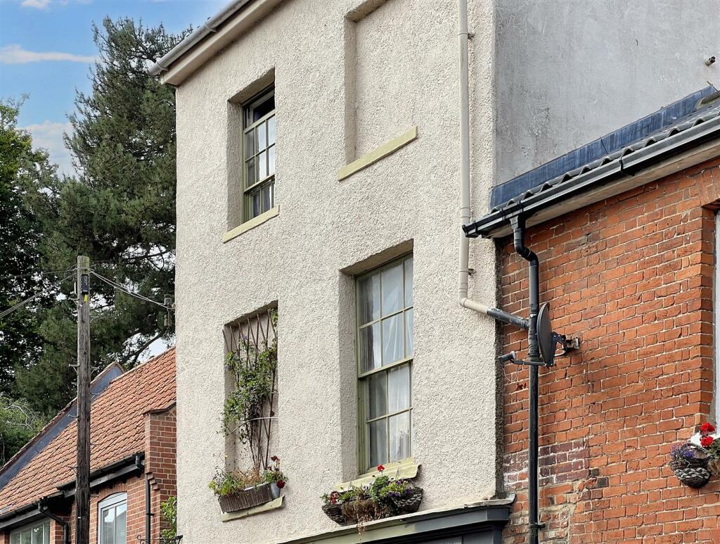 2-bed flat on North Walsham, NR28, £160,000