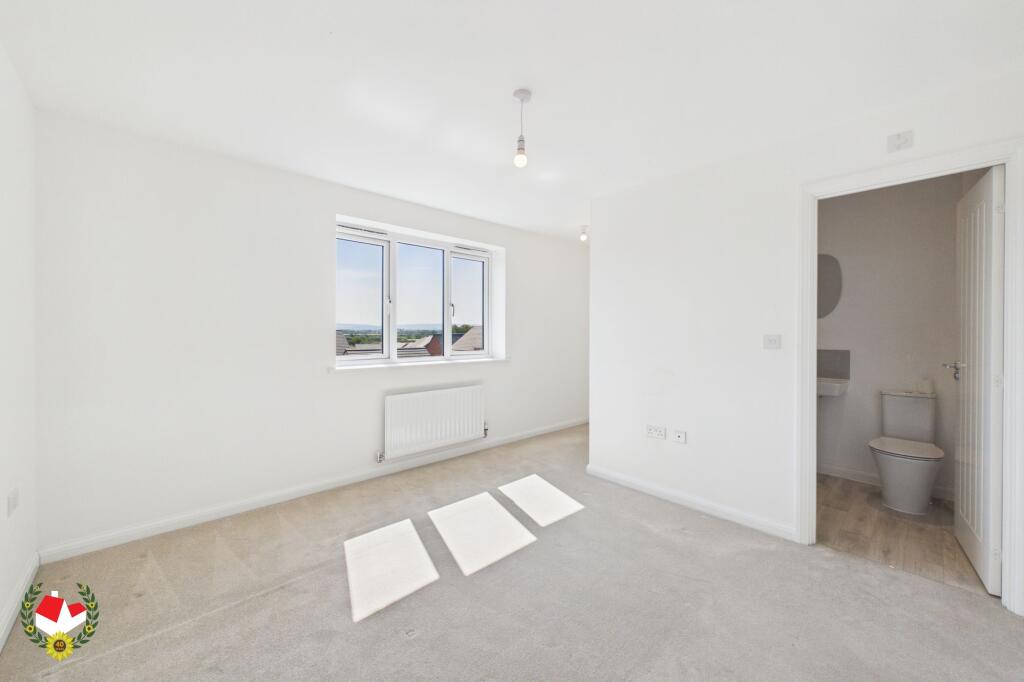 House in Gloucester - View 5
