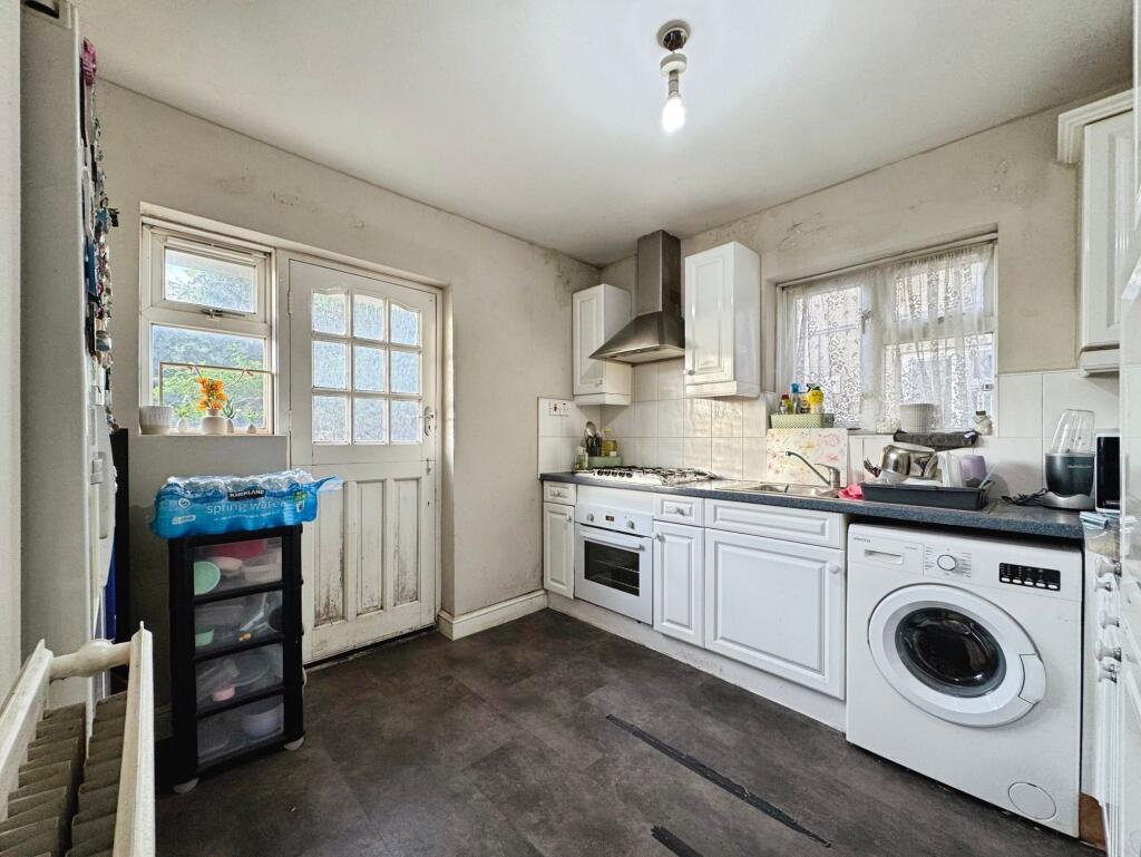 Apartment in Harrow - View 4