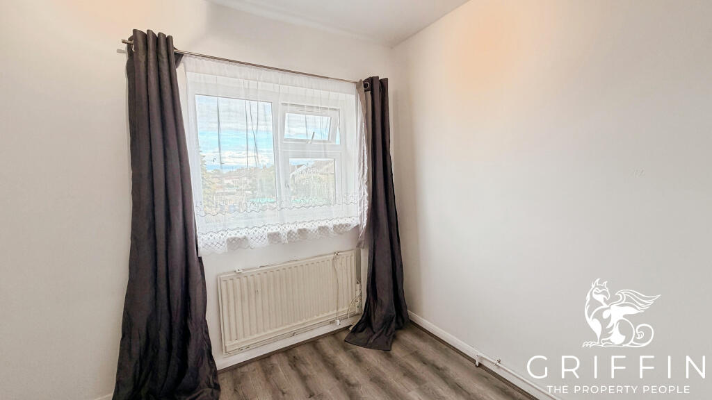 Apartment in Romford - View 4