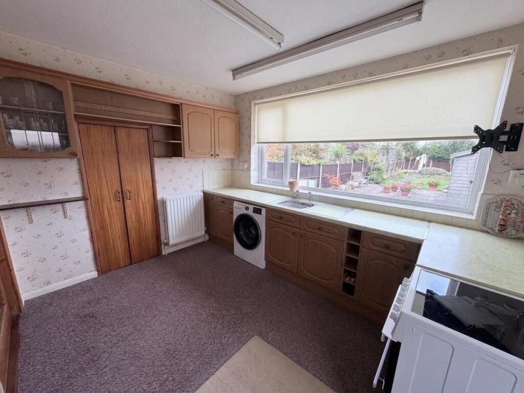 House in Hinckley and Bosworth, Leicestershire - More