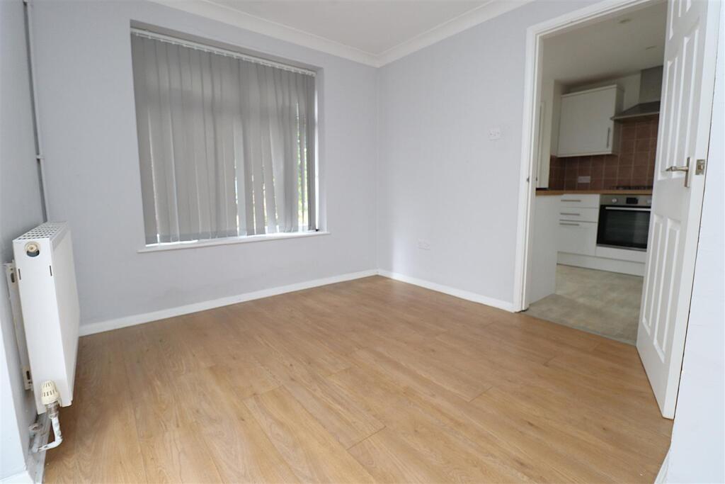 House in Gillingham, Rainham - More
