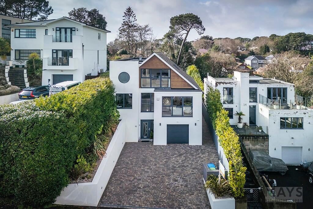 Blake Hill Avenue , Lilliput , BH14