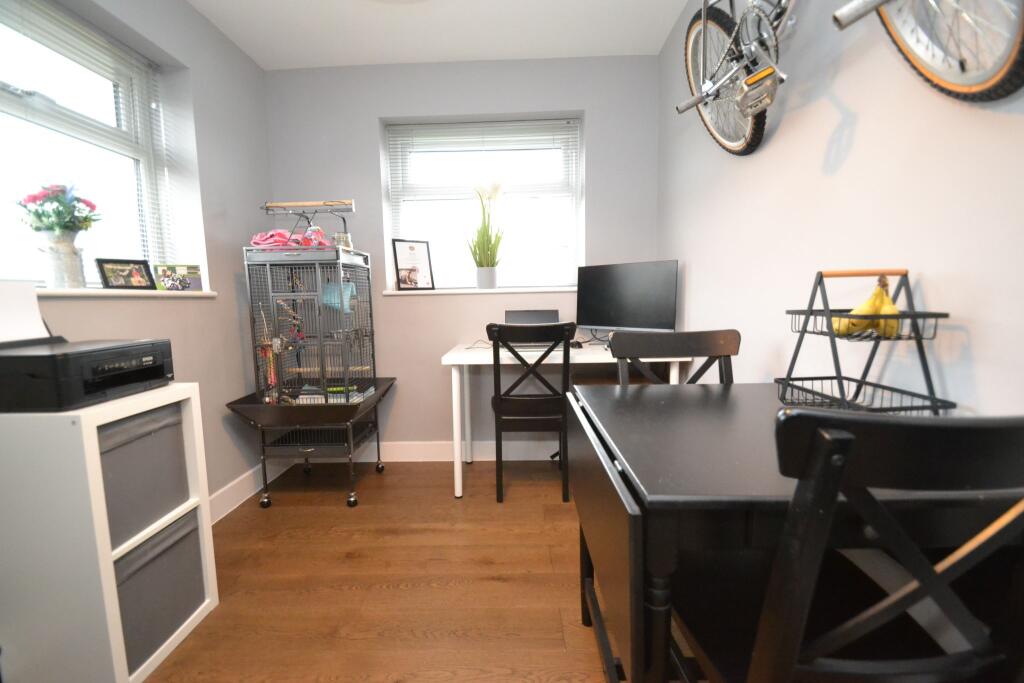 House in Bradford, Thackley End, Esholt - View 6