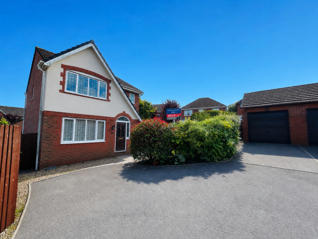 Main image of property: Llwyn Glas, Bridgend, CF31 5AH