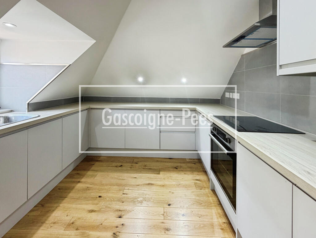 Main image of property: High Street, Leatherhead