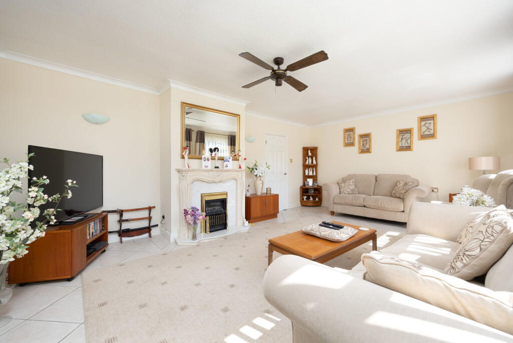 Highlands, Potterne, Devizes, Wiltshire, SN10 5NS photo 4