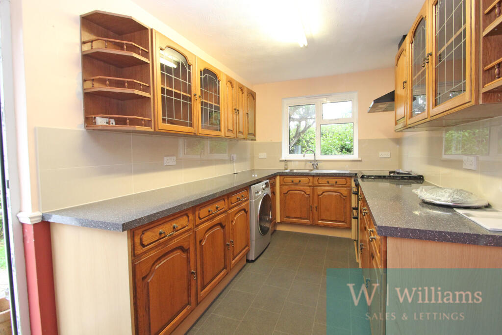 House in Sandown, Lake - View 5