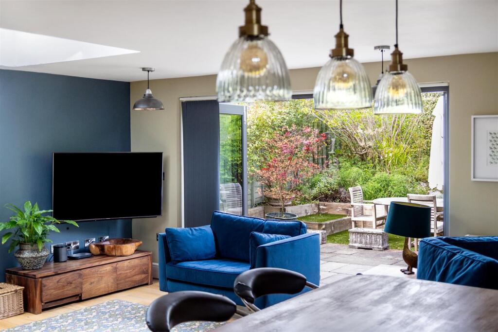 House in Redhill - View 5