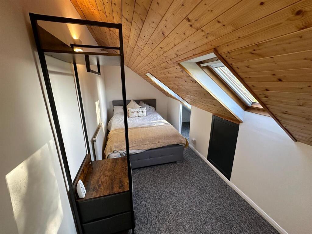 6 bedroom terraced house for rent
