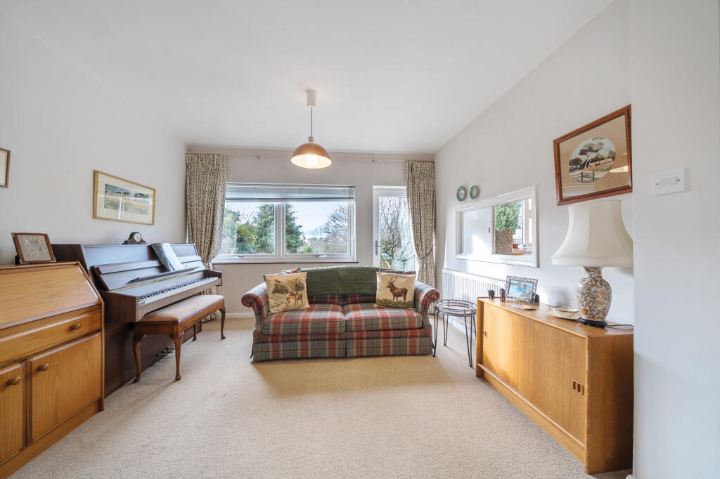 Butts Lane, Woodmancote, Cheltenham, GL52 photo 4