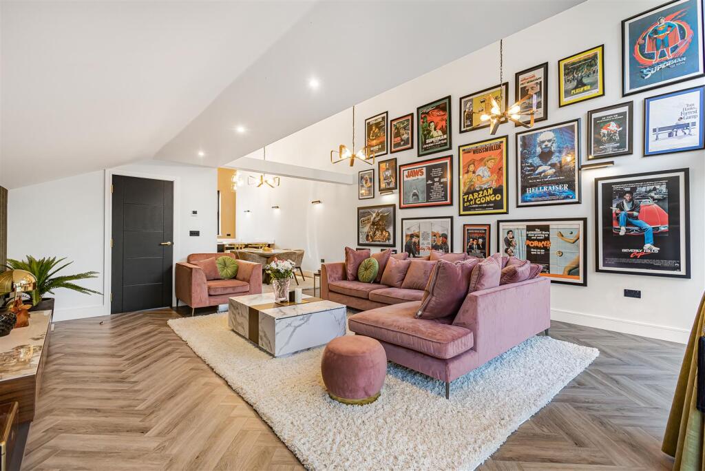 House in East Hertfordshire, Stanstead St Margarets - View 3