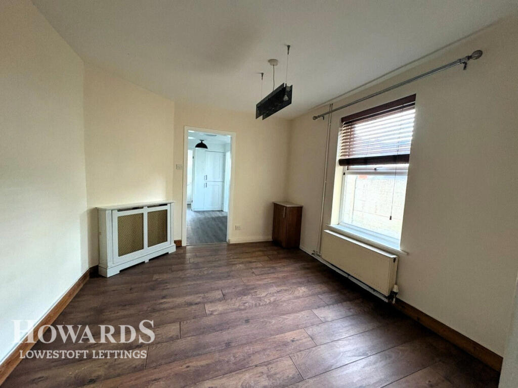 Apartment in Lowestoft - View 4