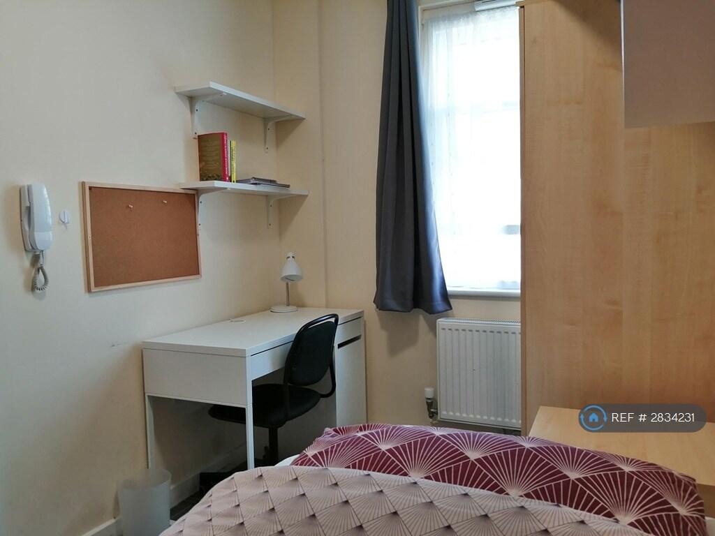 1 bedroom house share for rent