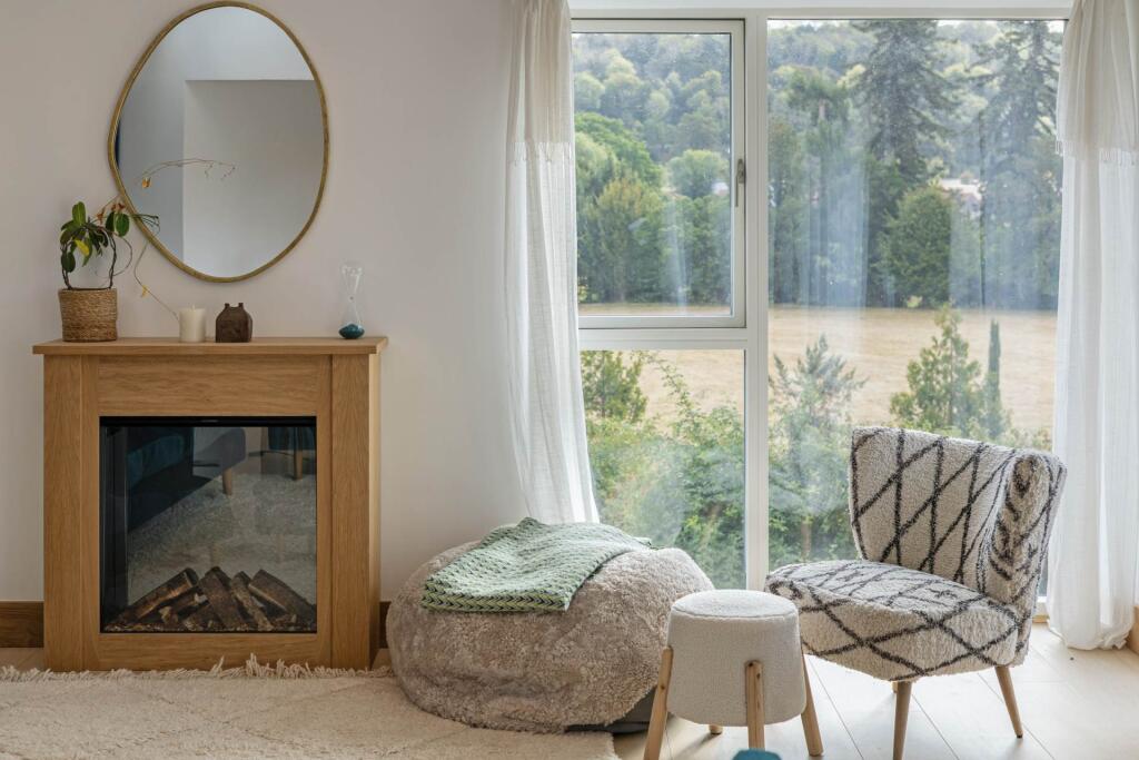 House in Hambleden, Buckinghamshire - More