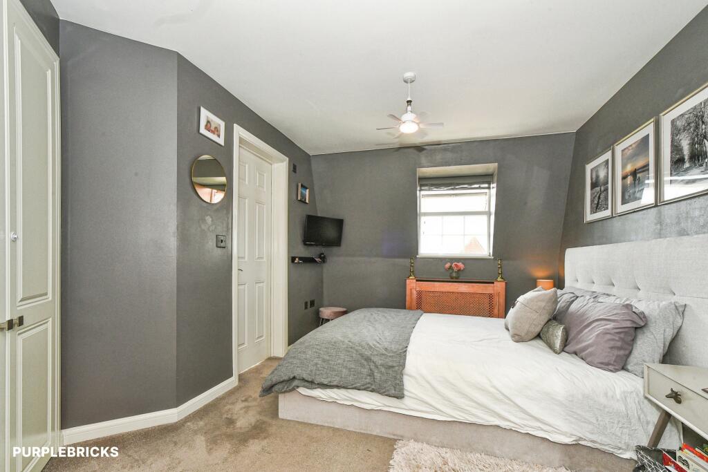 Apartment in Swindon, St. Andrews - More
