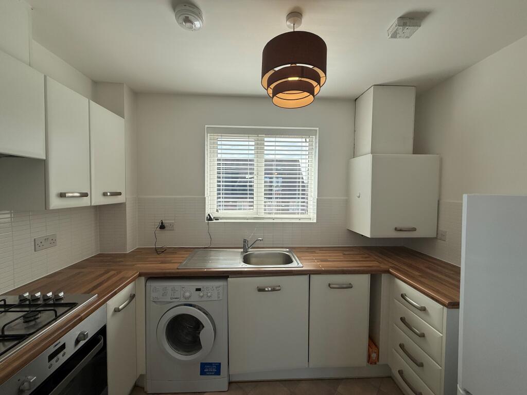 Apartment in Milton Keynes, Newton Leys, Bletchley and Fenny Stratford - View 3