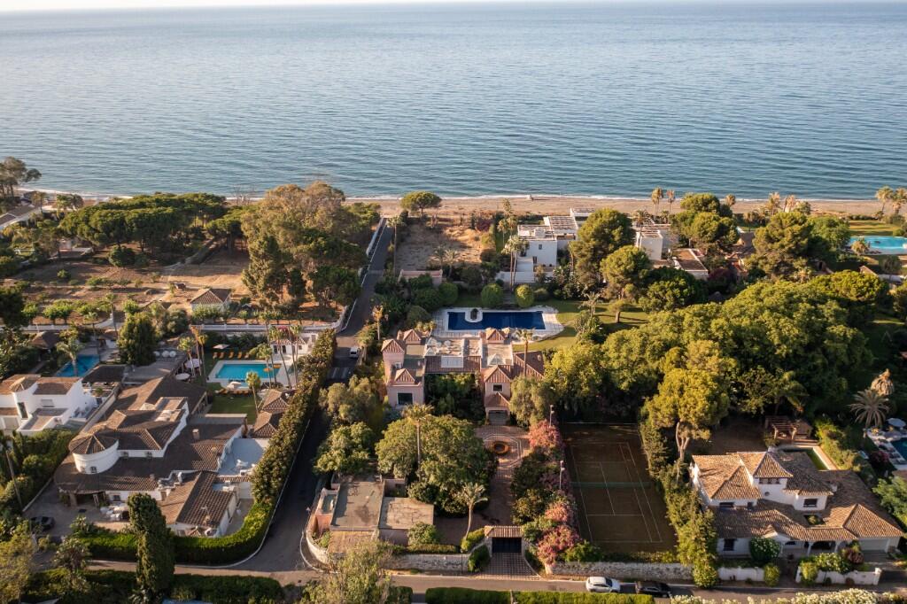 Main image of property: El Paraiso, Málaga, Andalusia