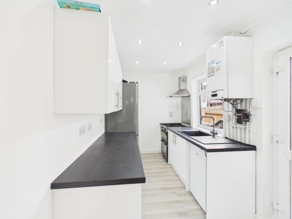 House in Stoke-on-Trent - More