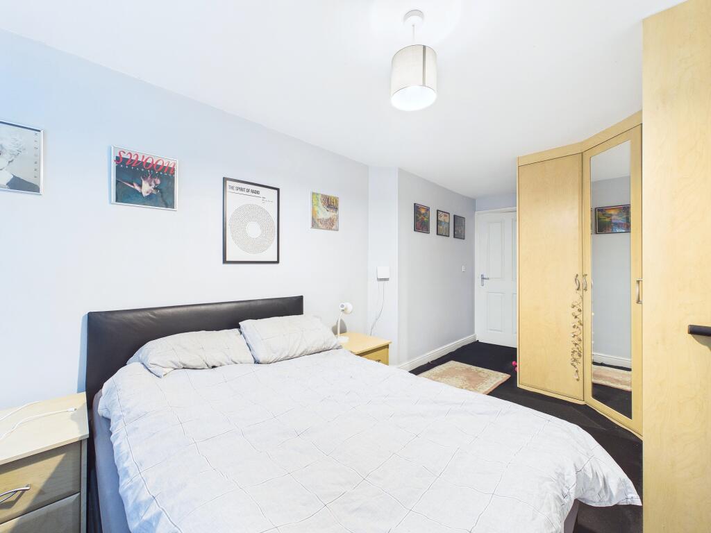 Apartment in Warrington - More