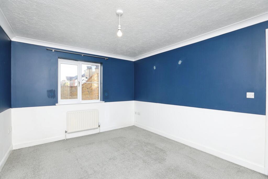 Apartment in Swale, Iwade - View 4