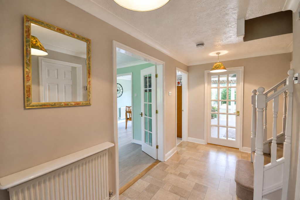 Saxondale Drive, Radcliffe-On-Trent, Nottingham photo 4