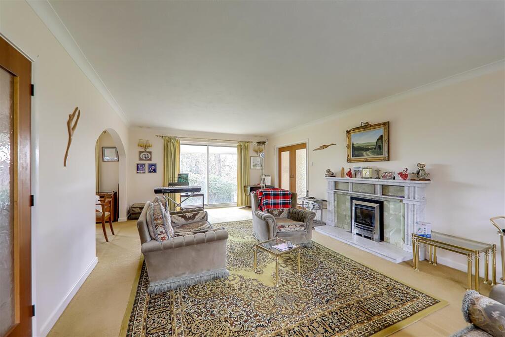 House in Worthing, West Sussex - More