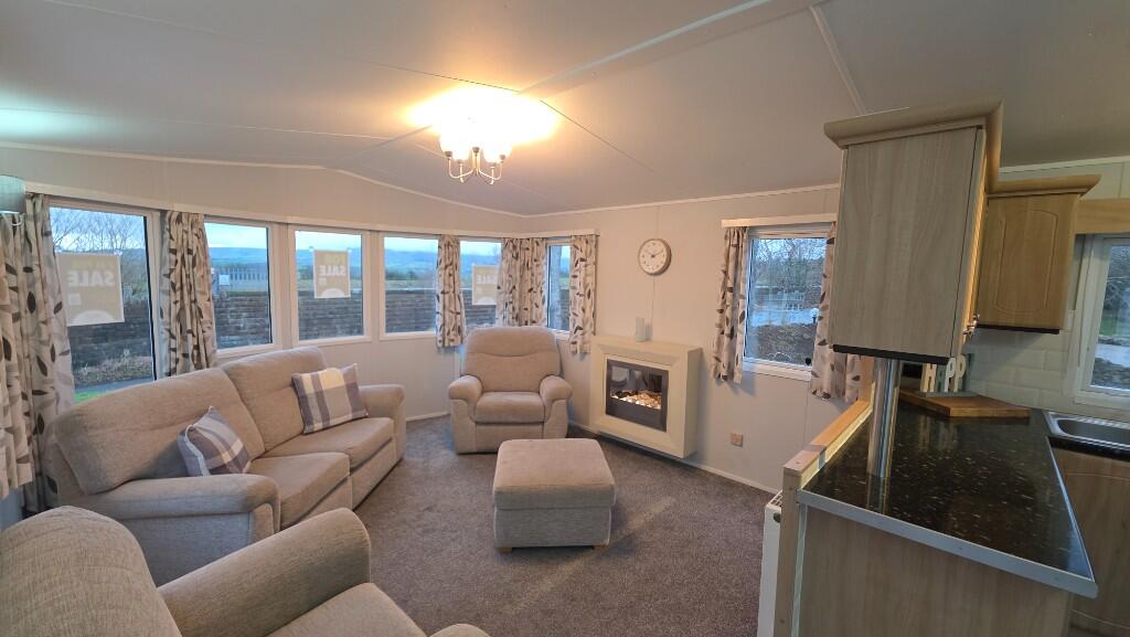 2-bed caravan on Higher Road, PR3, £35,995