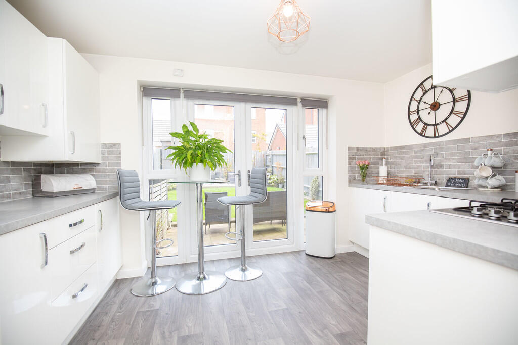 Flower Garden Drive, Nuneaton photo 5