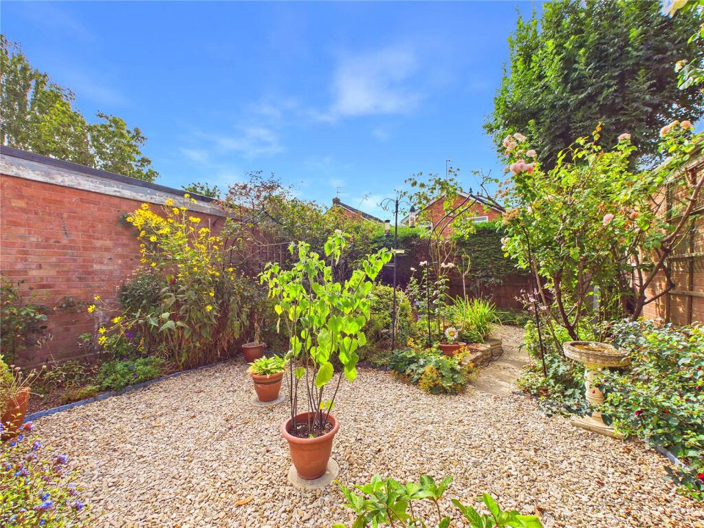 House in Worcester, Worcestershire - View 5
