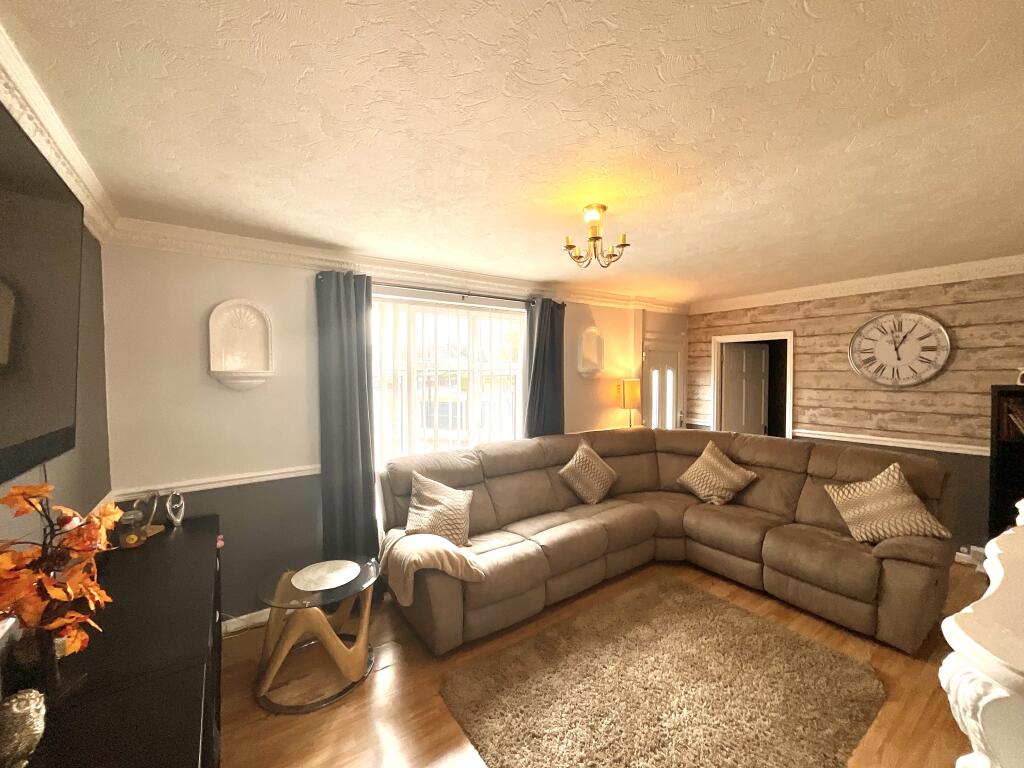House in Nottingham, Nottinghamshire - View 4