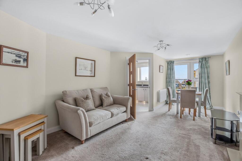 Apartment in Bradford, Middleton Estate, Ilkley - View 5