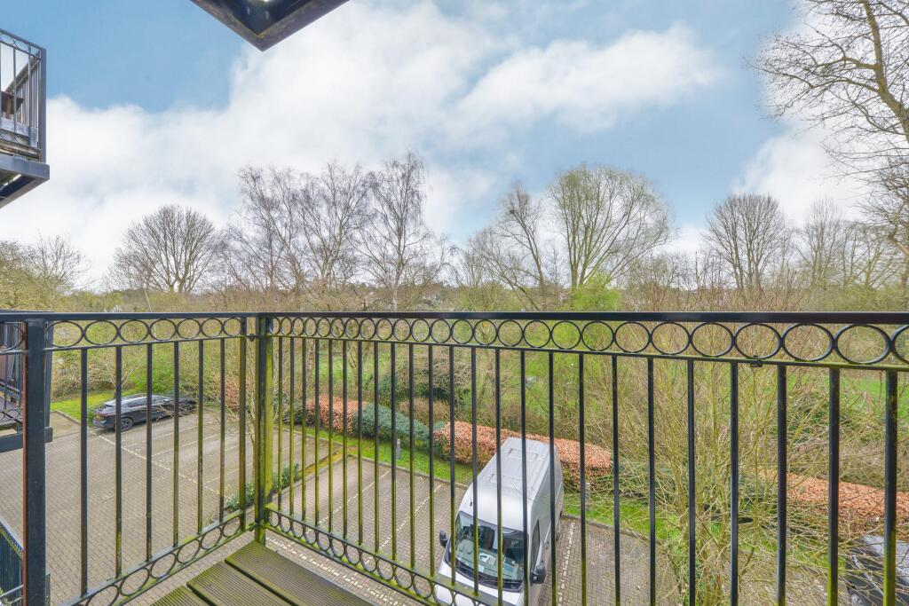 Apartment in St Albans - View 2