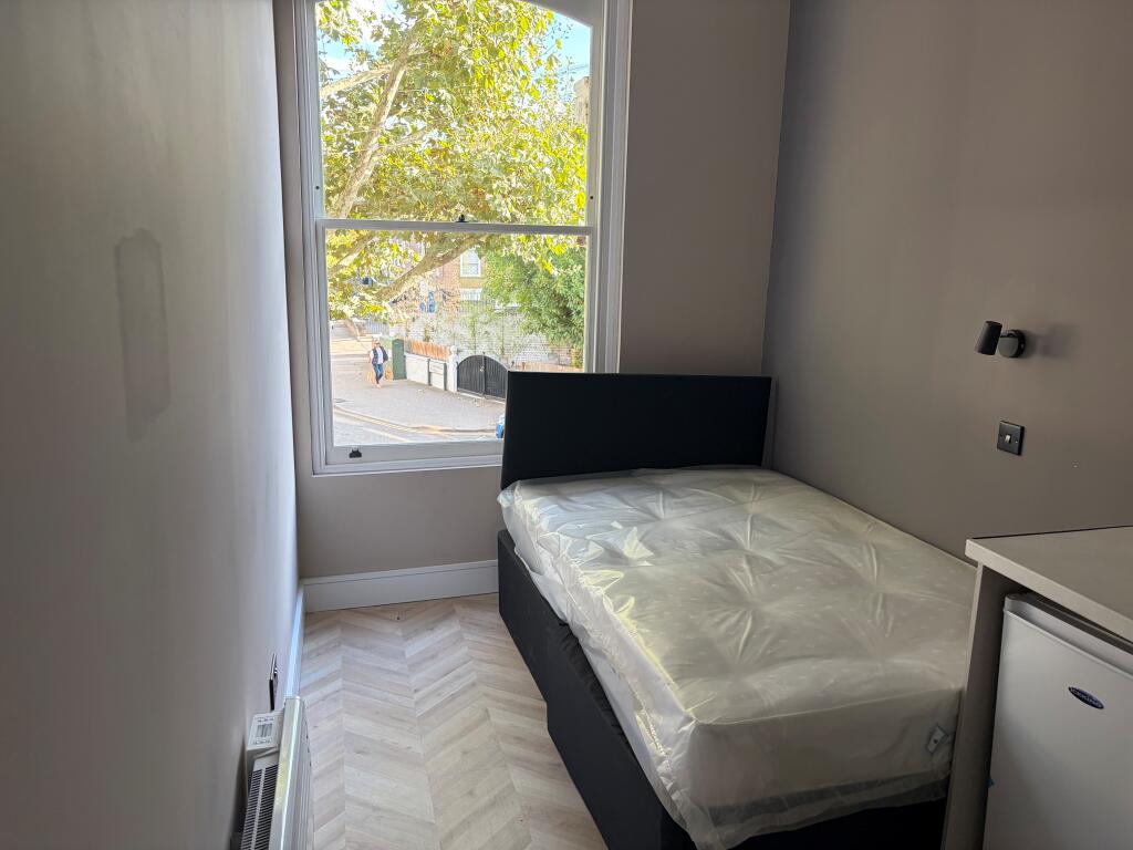 Main image of property: Upper Flat, Cardwell Terrace, Islington, London