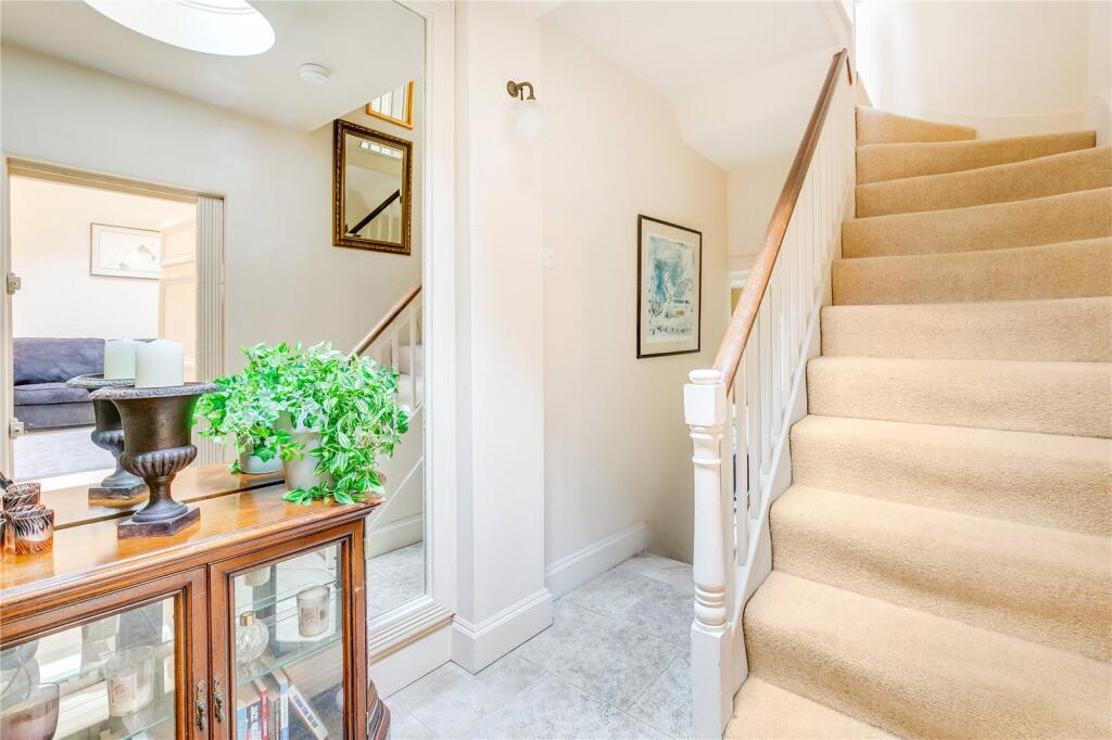 2 bedroom semi-detached house for rent