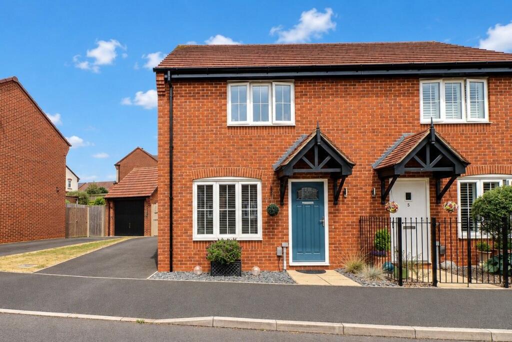 2-bed semi-detached on Healey Drive, Lichfield, WS13 8WB, £290,000