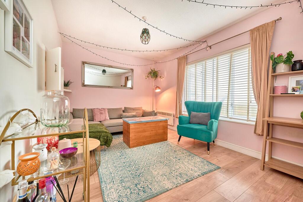 Apartment in East Hertfordshire, Hockerill, Bishop's Stortford - View 5