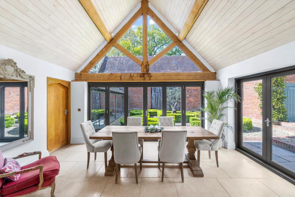 House in Malvern Hills, Hill Side, Martley - More