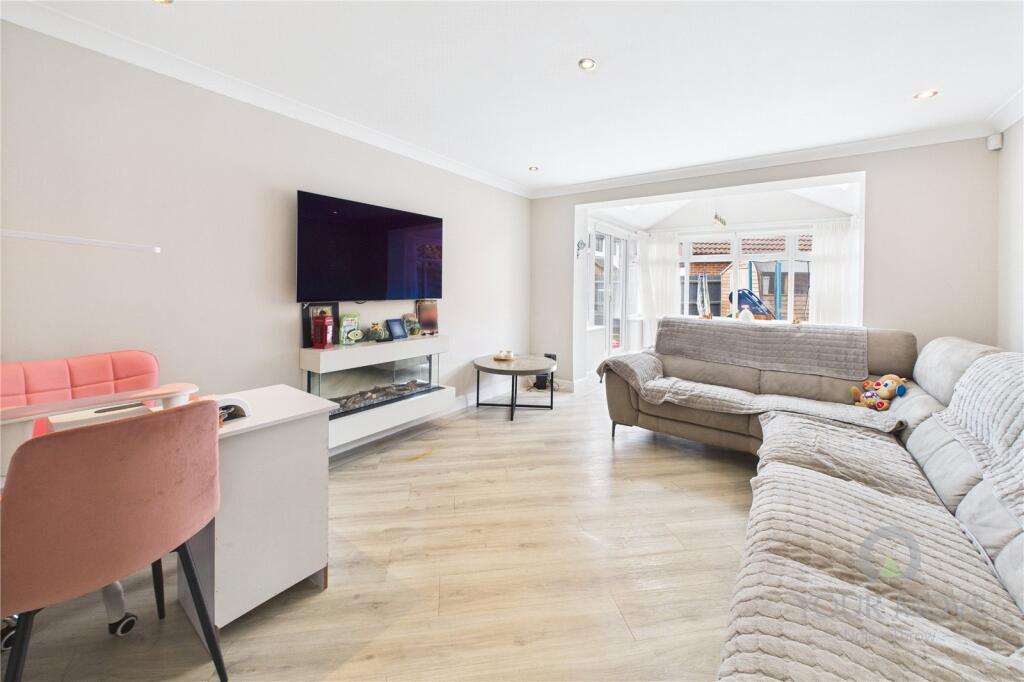 Main image of property: Aster Close, Northampton, Northamptonshire, NN3
