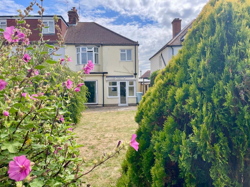 Sutherland Boulevard, Leigh-On-Sea, Essex, SS9 photo 2
