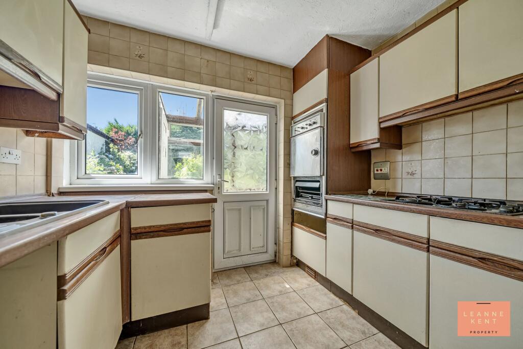 Court Road, Caerphilly, CF83 photo 4