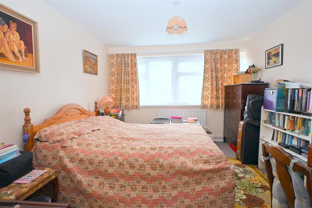 House in Eastbourne, East Sussex - View 5
