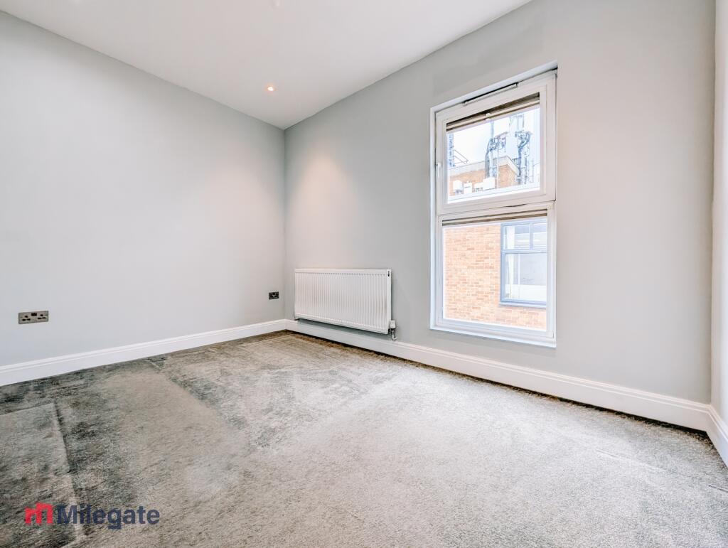 Apartment in London, Bromley Park, Plaistow - More
