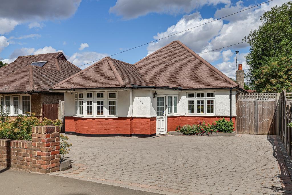 Main image of property: Tithepit Shaw Lane, Warlingham, CR6 9AW