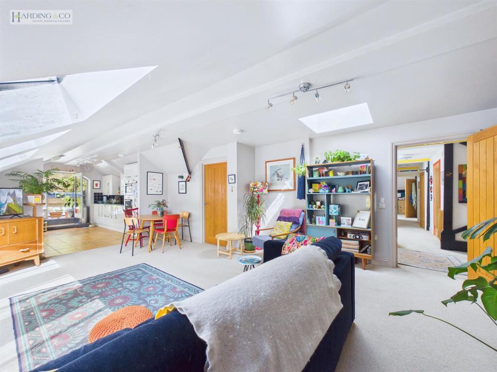 Apartment in Exeter - View 3