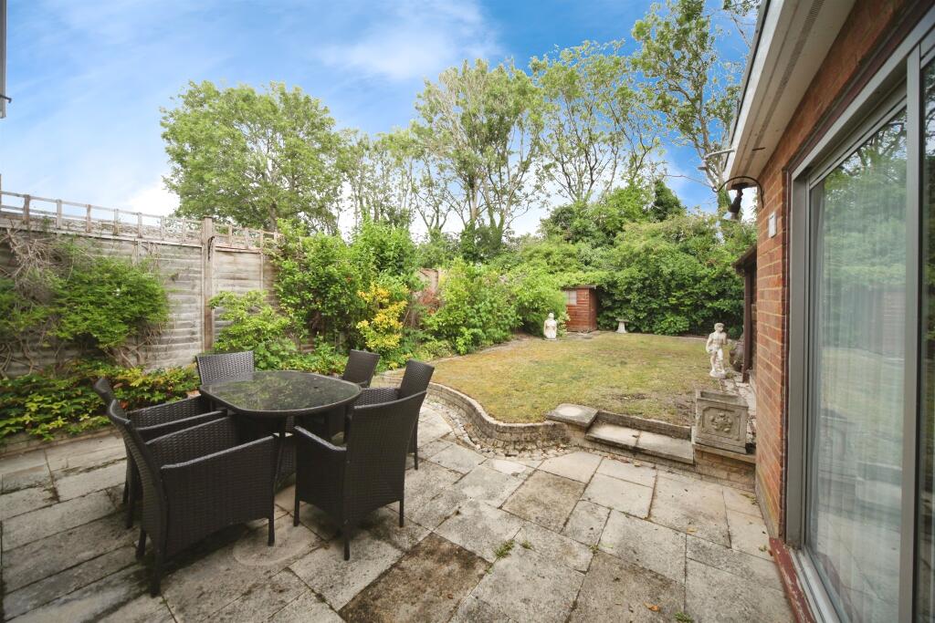 Cartmel Drive, Dunstable photo 2