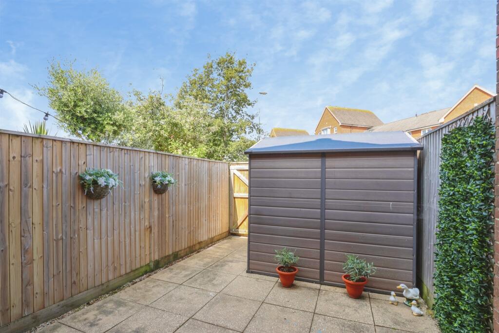Colborne Close, Poole photo 5