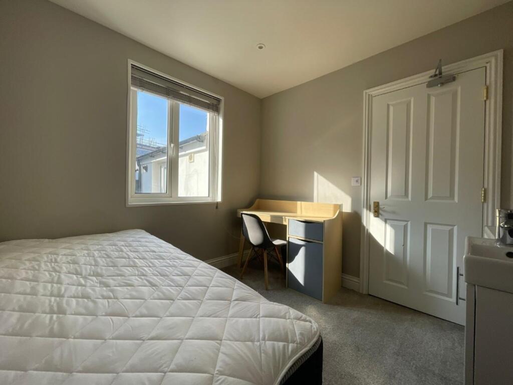 House in Brighton - View 5